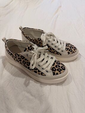 Vionic Leopard-Print Low-Top Sneakers in Cream & Brown